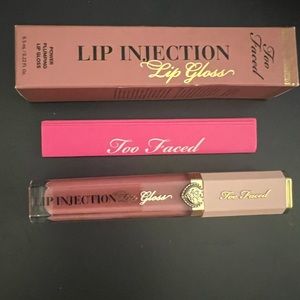 Too Faced Lip Injection Lip Gloss.
